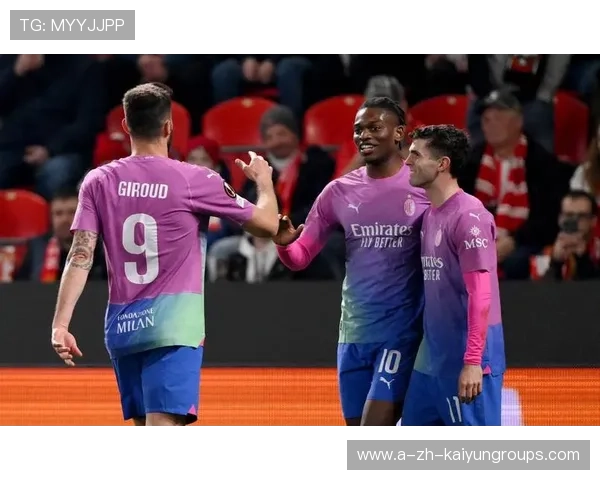 AC米兰推进突然加速，莱奥横扫将球送进大门